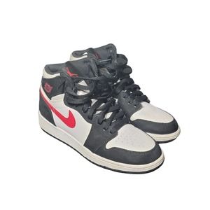 Nike Air Jordan 1 Retro OG High BG Kids Youth Black Red White‎ Womens Sz 7.5  6Y